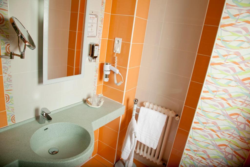 Hotel Bristol Châlons-en-Champagne Стая снимка