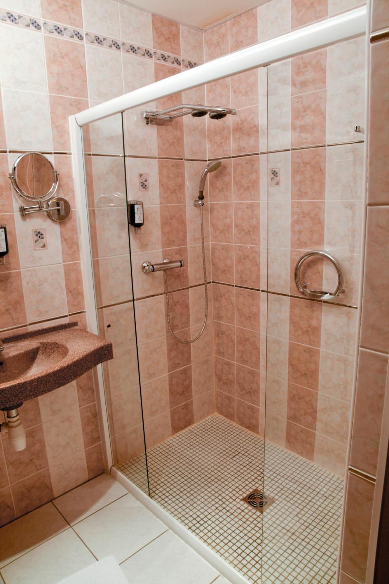 Hotel Bristol Châlons-en-Champagne Екстериор снимка